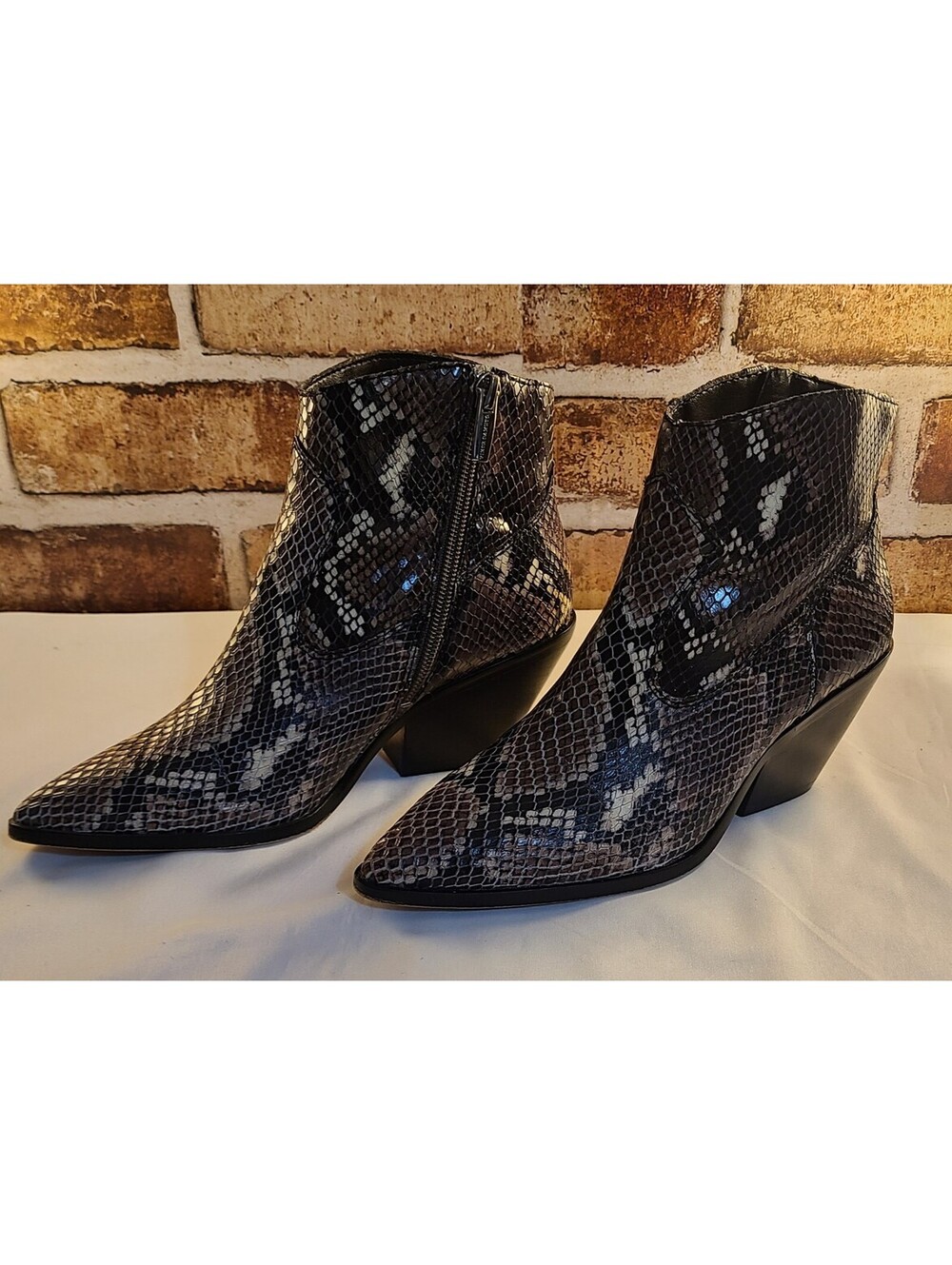 Vince Camuto Women's Snake Black/Silver Classic Embossed Boots Size 6